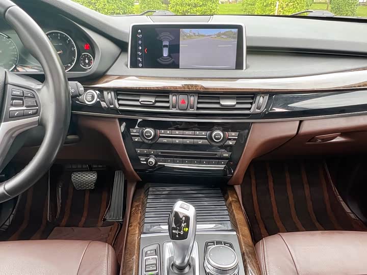 BMW X5 2018 x Drive 28i — фото 6