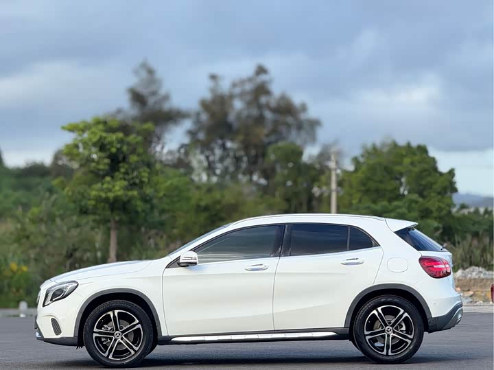 Mercedes-Benz GLA 2018 GLA 200 — фото 17