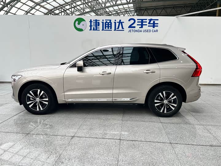 Volvo XC60 2023 B 5 4 WD — фото 6