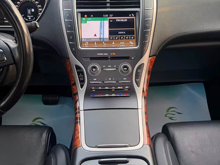 Lincoln MKX 2018 2.7 T 4 WD — фото 14