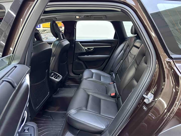 Volvo V90 2017 Cross Country T 5 AWD — фото 4