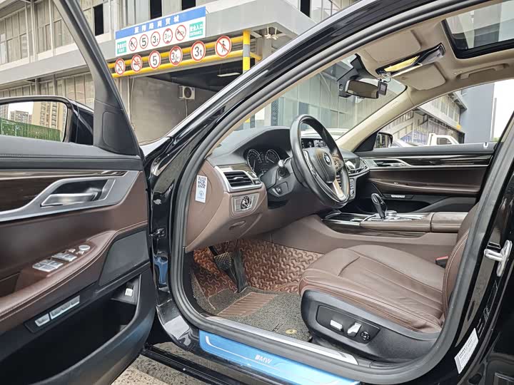 BMW 7-Series 2016 730 Li Leading — фото 6