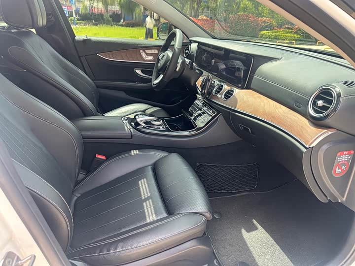 Mercedes-Benz E-Class 2016 E 200 L — фото 9