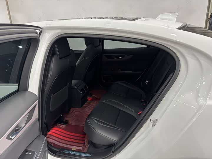 Jaguar XEL 2023 2.0 T 250 PS R-DYNAMIC S — фото 21