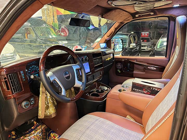 GMC SAVANA 2015 5.3 L 4 WD — фото 29