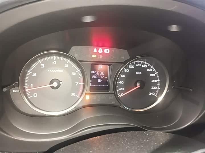 Subaru XV 2014 2.0i — фото 12