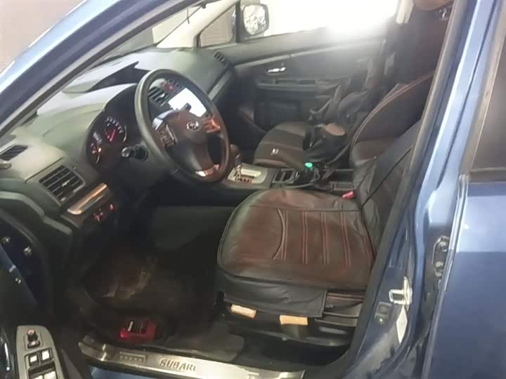 Subaru XV 2014 2.0i — фото 15