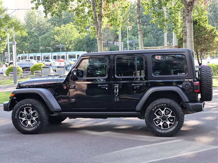 Jeep Wrangler — фото 8