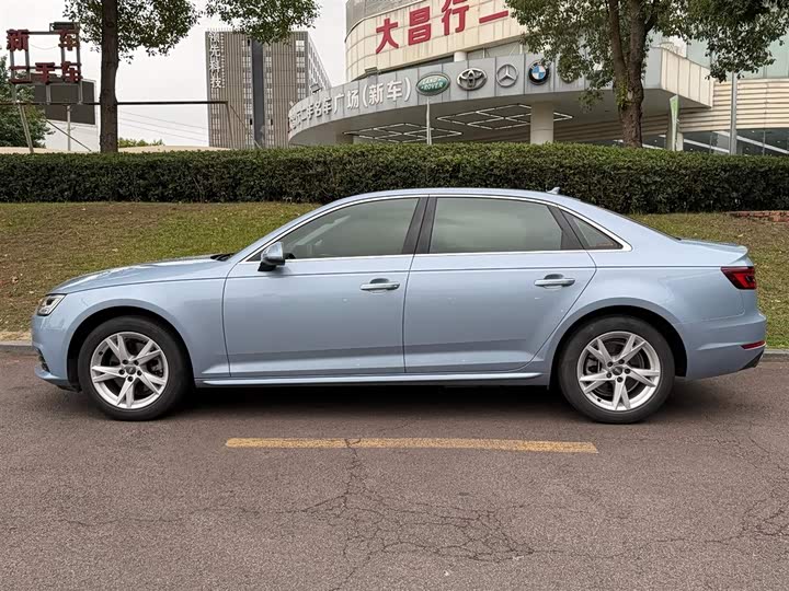 Audi A4L 2018 30 40 TFSI — фото 3