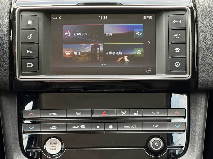 Jaguar F-PACE 2018 2.0 T 4 WD — фото 13