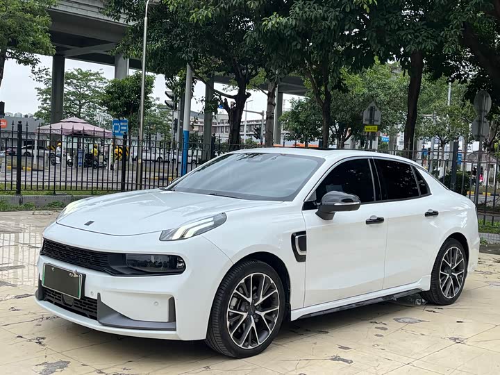Lynk & Co 03 2021 1.5 T PHEV Pro — фото 1