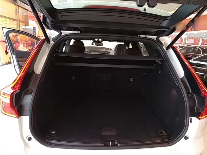 Volvo XC60 2024 B 5 4 WD — фото 19