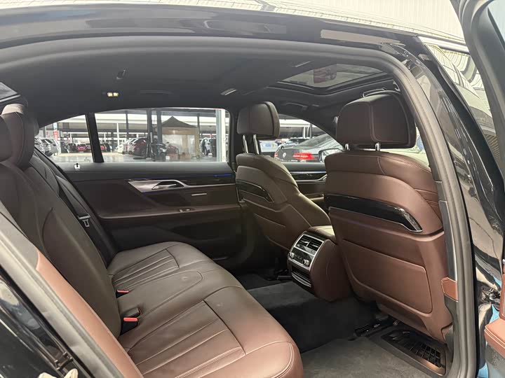 BMW 7-Series 2018 730 Li Leading M — фото 22