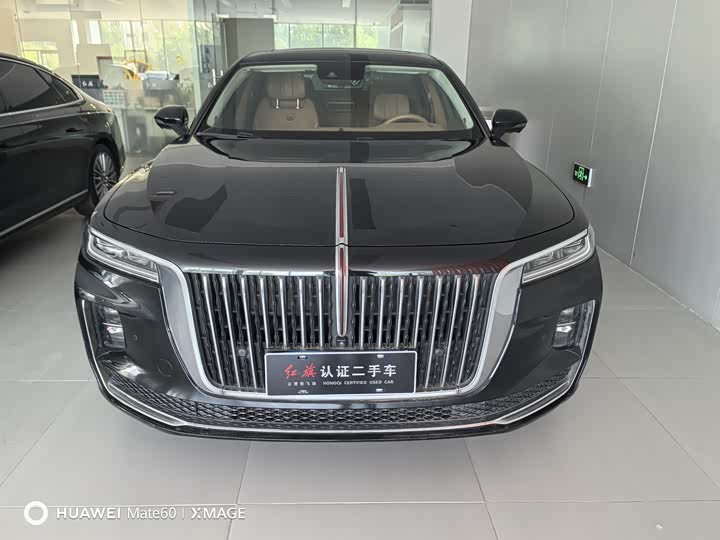 Hongqi H9 2023 2.0 T