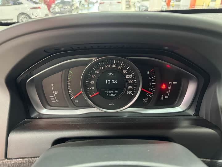 Volvo XC60 2017 T 5 AWD — фото 17