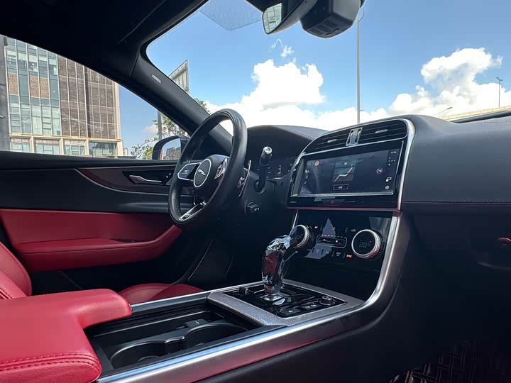Jaguar XEL 2022 2.0 T 250 PS R-DYNAMIC S — фото 8