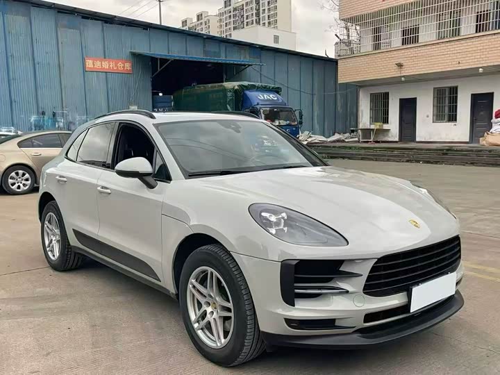 Porsche Macan 2021 Macan 2.0 T — фото 3