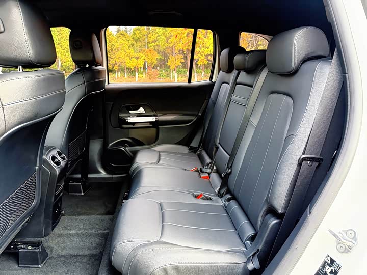 Mercedes-Benz GLB 2021 GLB 200 — фото 29
