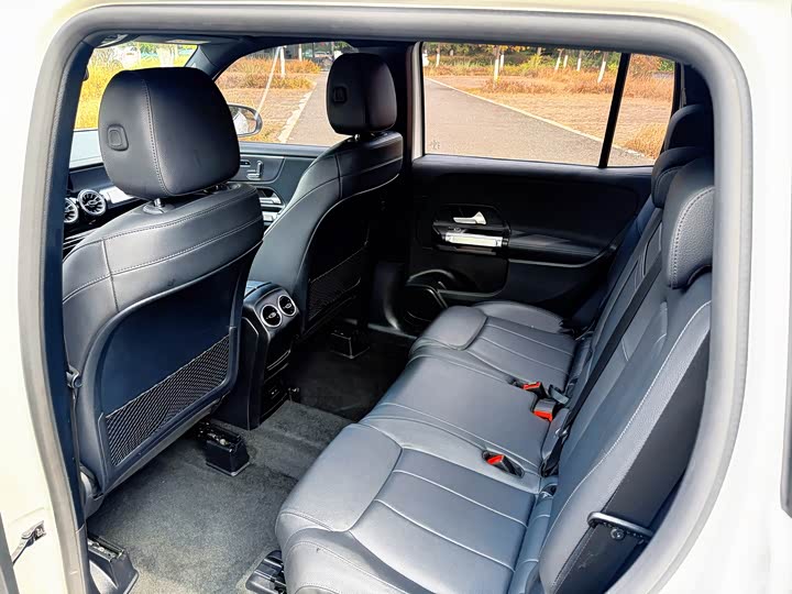 Mercedes-Benz GLB 2021 GLB 200 — фото 28