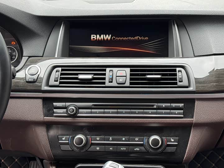 BMW 5-Series 2014 525 Li — фото 11