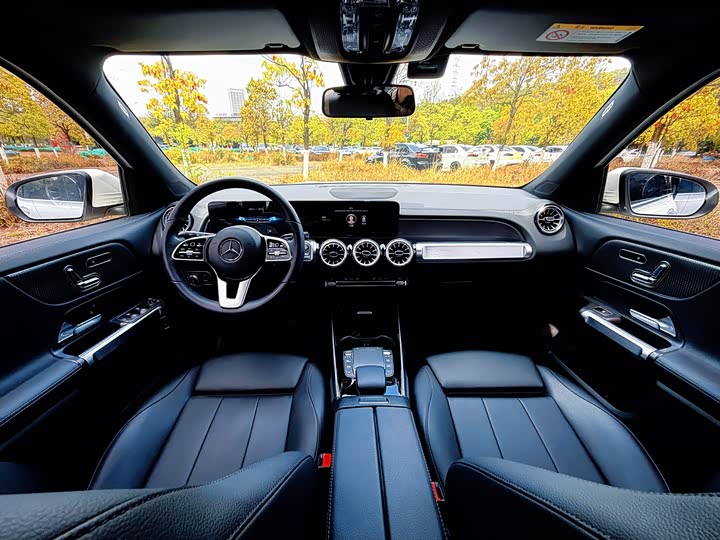 Mercedes-Benz GLB 2021 GLB 200 — фото 21
