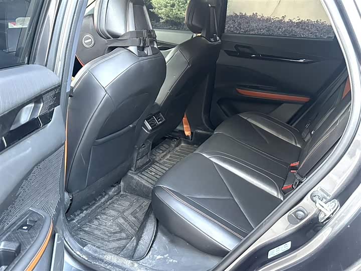 Changan UNI-V 2022 1.5 T Premium — фото 16