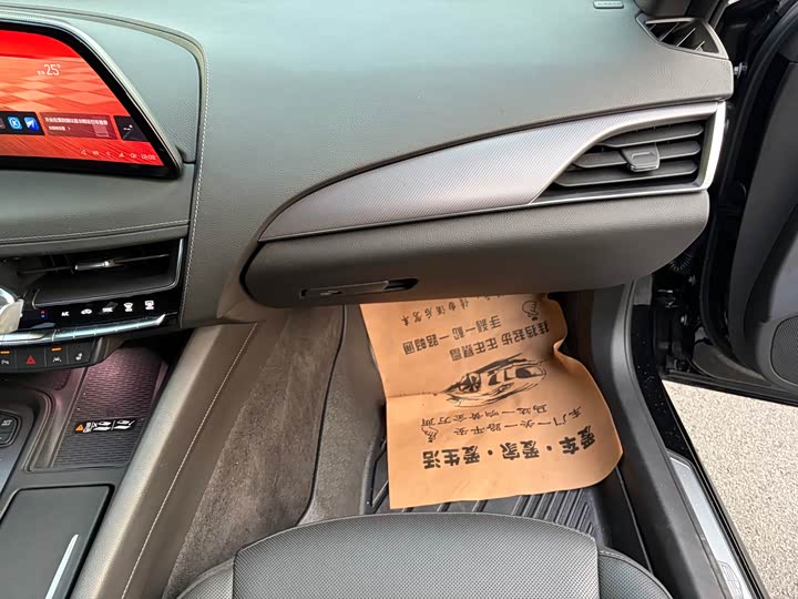 Cadillac CT5 2024 28 T Luxury Pro — фото 14