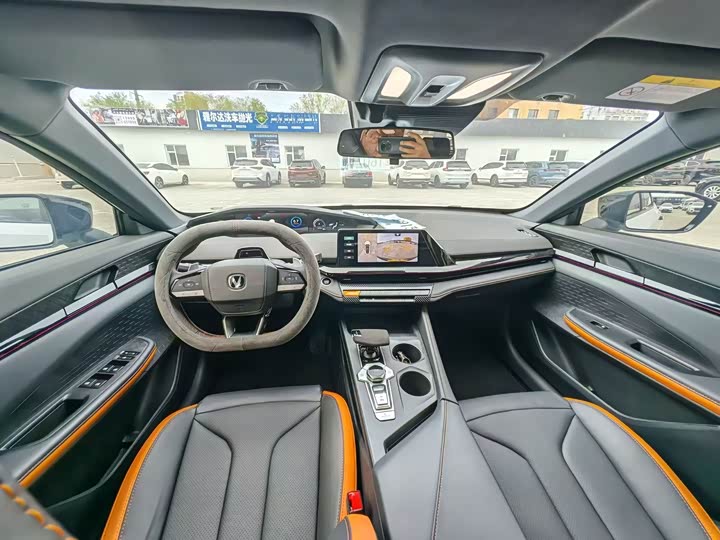 Changan UNI-V 2024 1.5 T — фото 5
