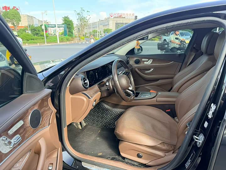 Mercedes-Benz E-Class 2021 E 300 L — фото 2