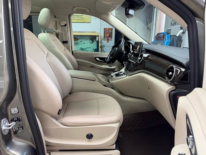 Mercedes-Benz V-Class 2017 V 260 — фото 44