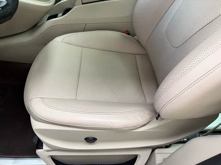Mercedes-Benz V-Class 2017 V 260 — фото 13