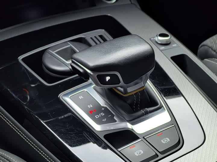Audi Q5L Sportback 2022 40 TFSI Luxury — фото 14