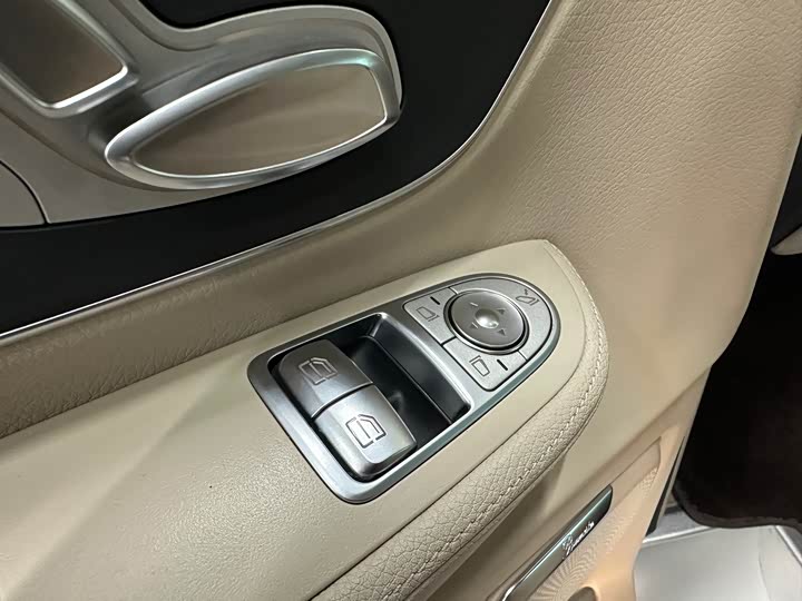 Mercedes-Benz V-Class 2024 V 300 L — фото 6
