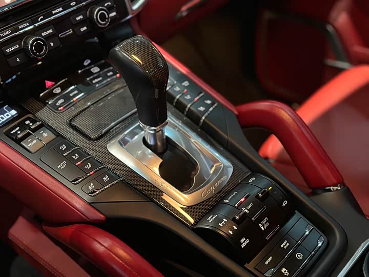 Porsche Cayenne 2016 Cayenne Turbo S 4.8 T — фото 15
