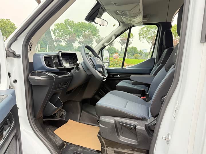 Ford E 2024 6 100.96k Wh — фото 4