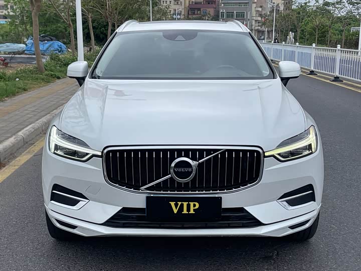 Volvo XC60 2020 T 5 4 WD — фото 2