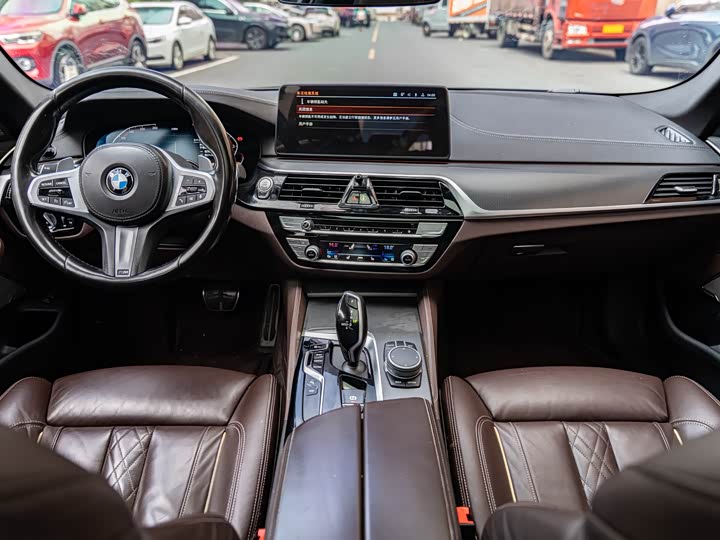 BMW 5 Series — фото 18