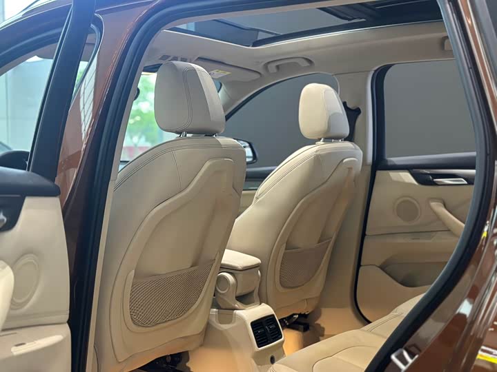 BMW X1 2018 x Drive 25 Li Luxury — фото 10