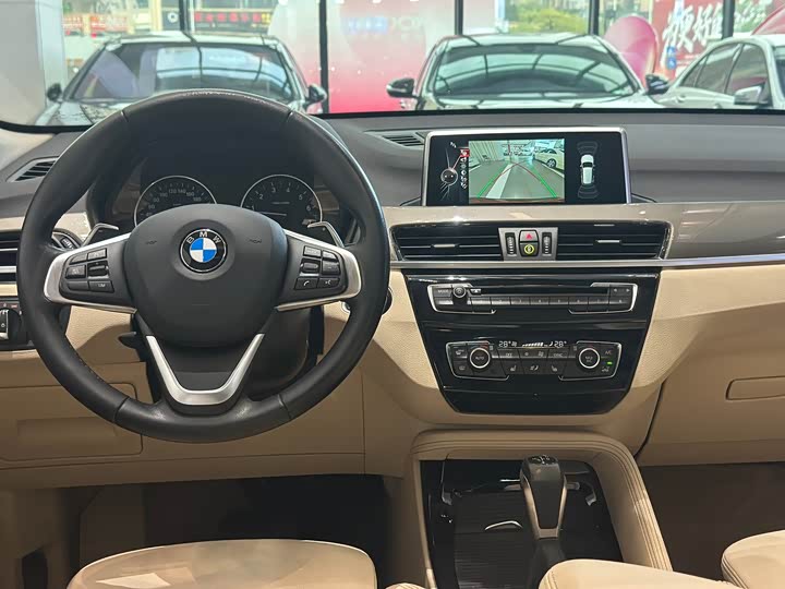 BMW X1 2018 x Drive 25 Li Luxury — фото 13