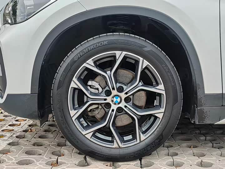 BMW X1 2020 s Drive 20 Li — фото 4