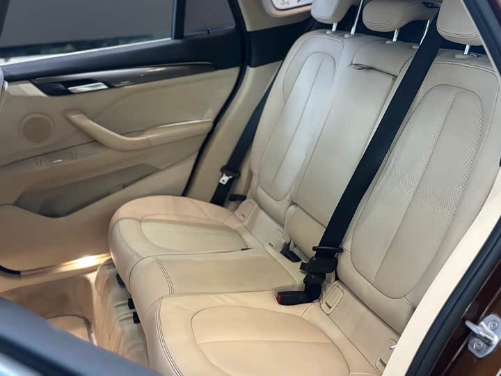 BMW X1 2018 x Drive 25 Li Luxury — фото 11