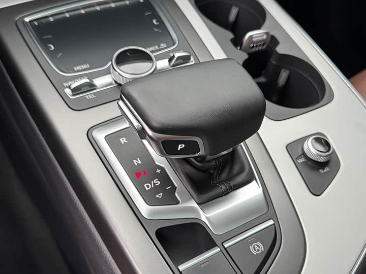 Audi Q7 2018 40 TFSI Comfort — фото 8