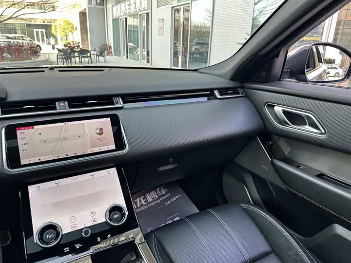 Land Rover Range Rover Velar — фото 13