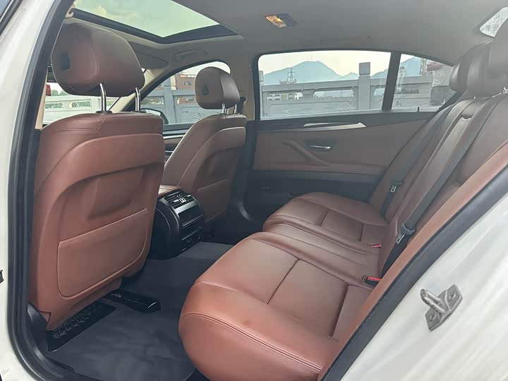 BMW 5-Series 2014 525 Li Leading — фото 8