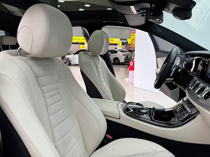Mercedes-Benz E-Class 2017 E 300 Sport — фото 15