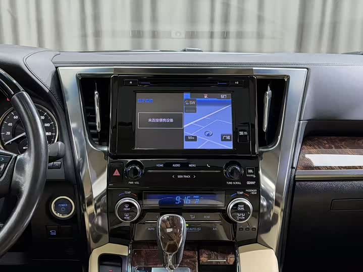Toyota Vellfire — фото 6