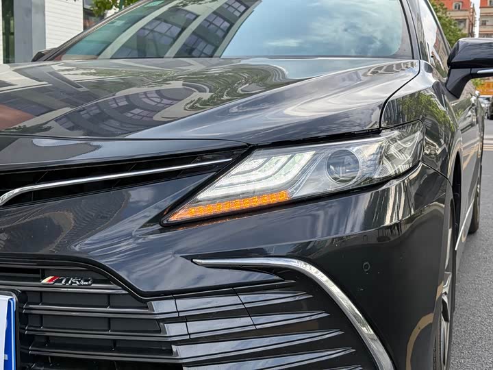 Toyota Camry — фото 4