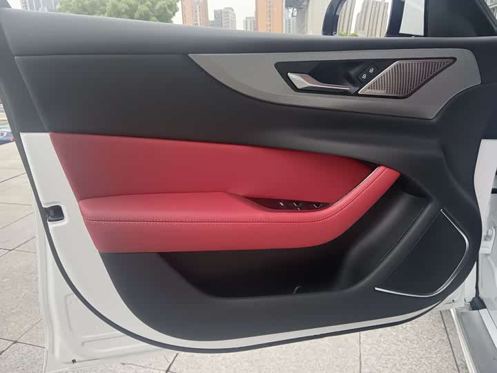 Jaguar XEL 2024 2.0 T 250 PS R-DYNAMIC S — фото 14