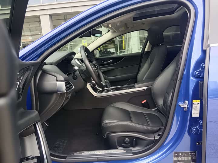 Jaguar XEL 2020 2.0 T 250 PS SE — фото 9