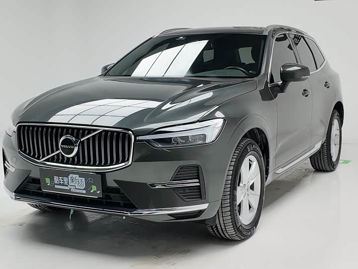 Volvo XC60 2022 B 5 4 WD